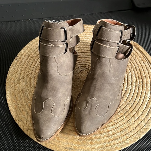 Mi.im leather Western Buckle Sandals Boots Size 7.5 - Picture 15 of 16